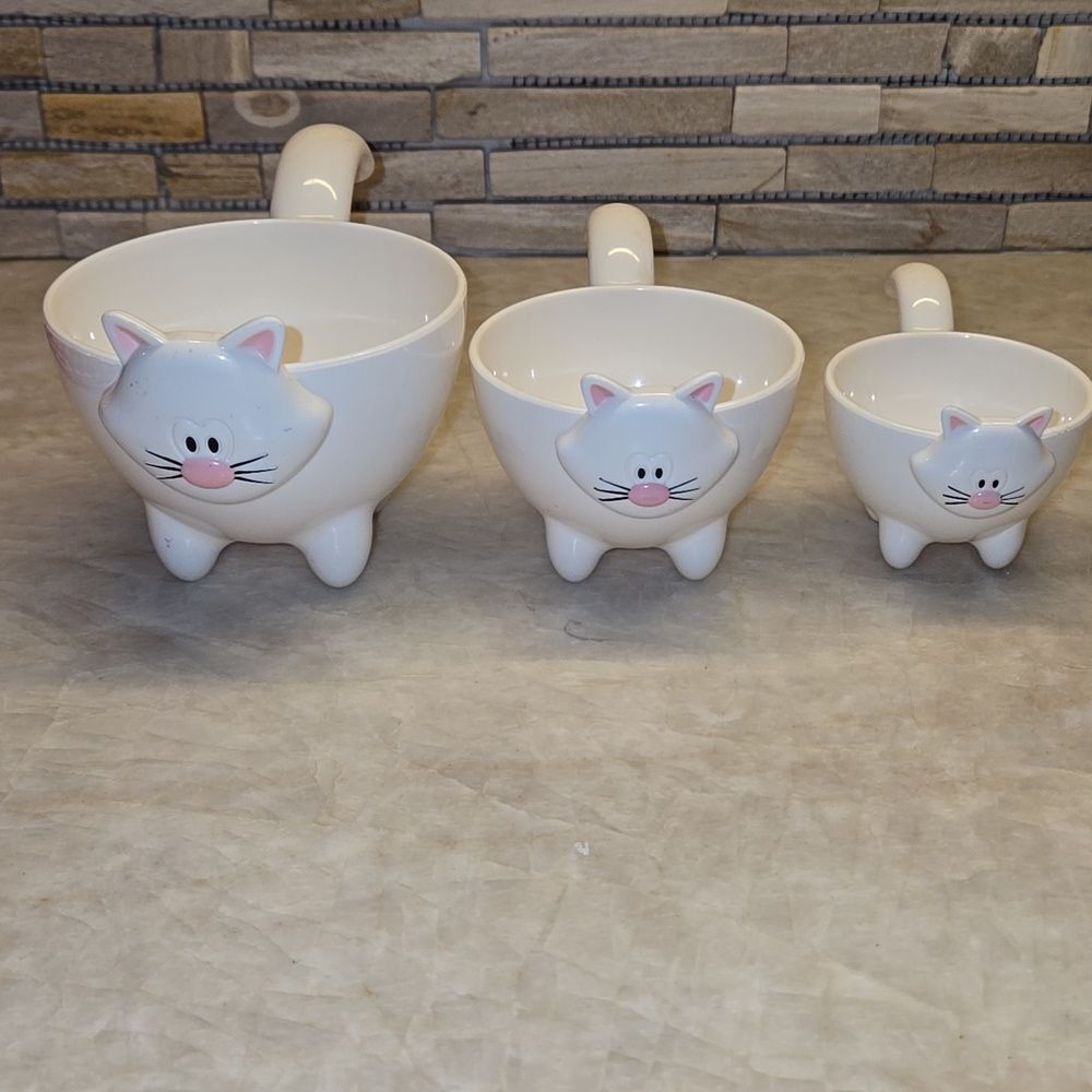 JOIE STACKABLE CAT FACE MEASURING CUP SET
